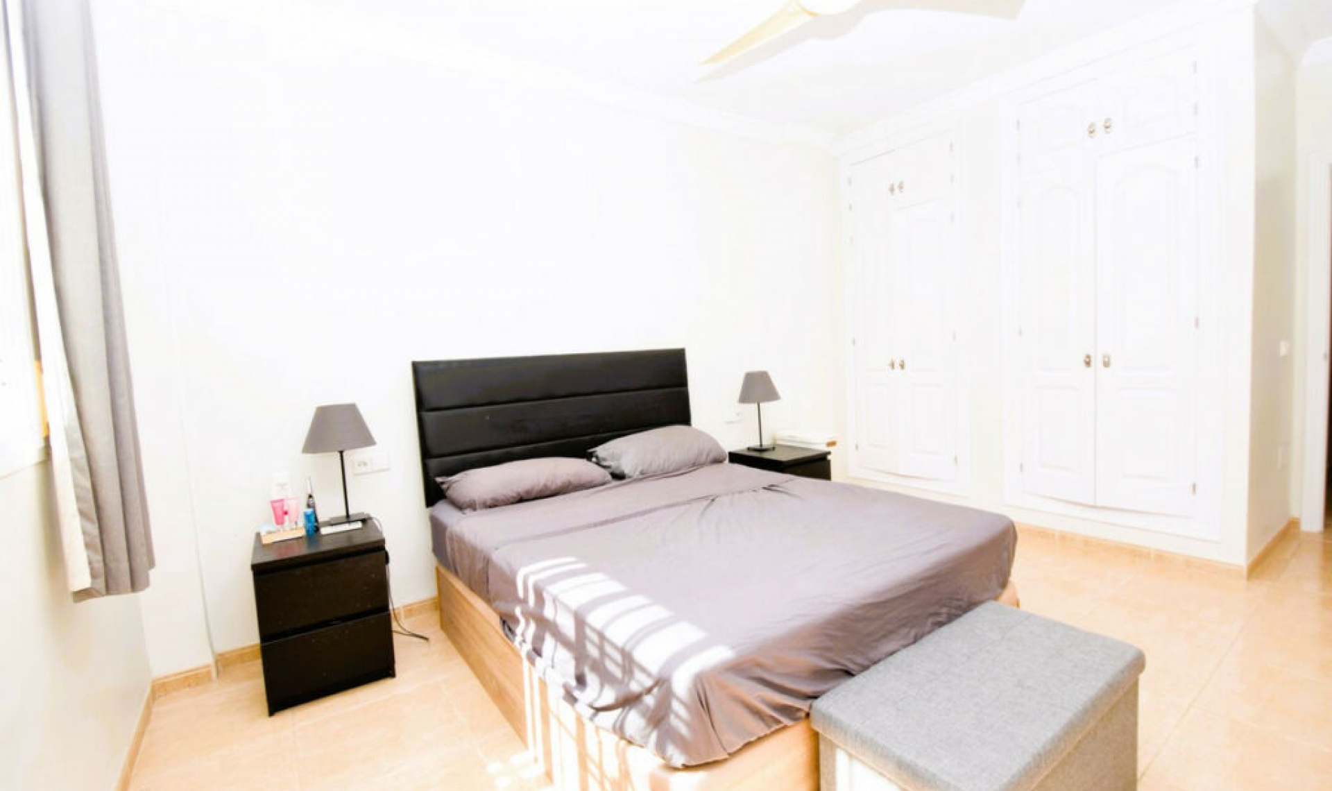 Resale - House -
La Cala de Mijas