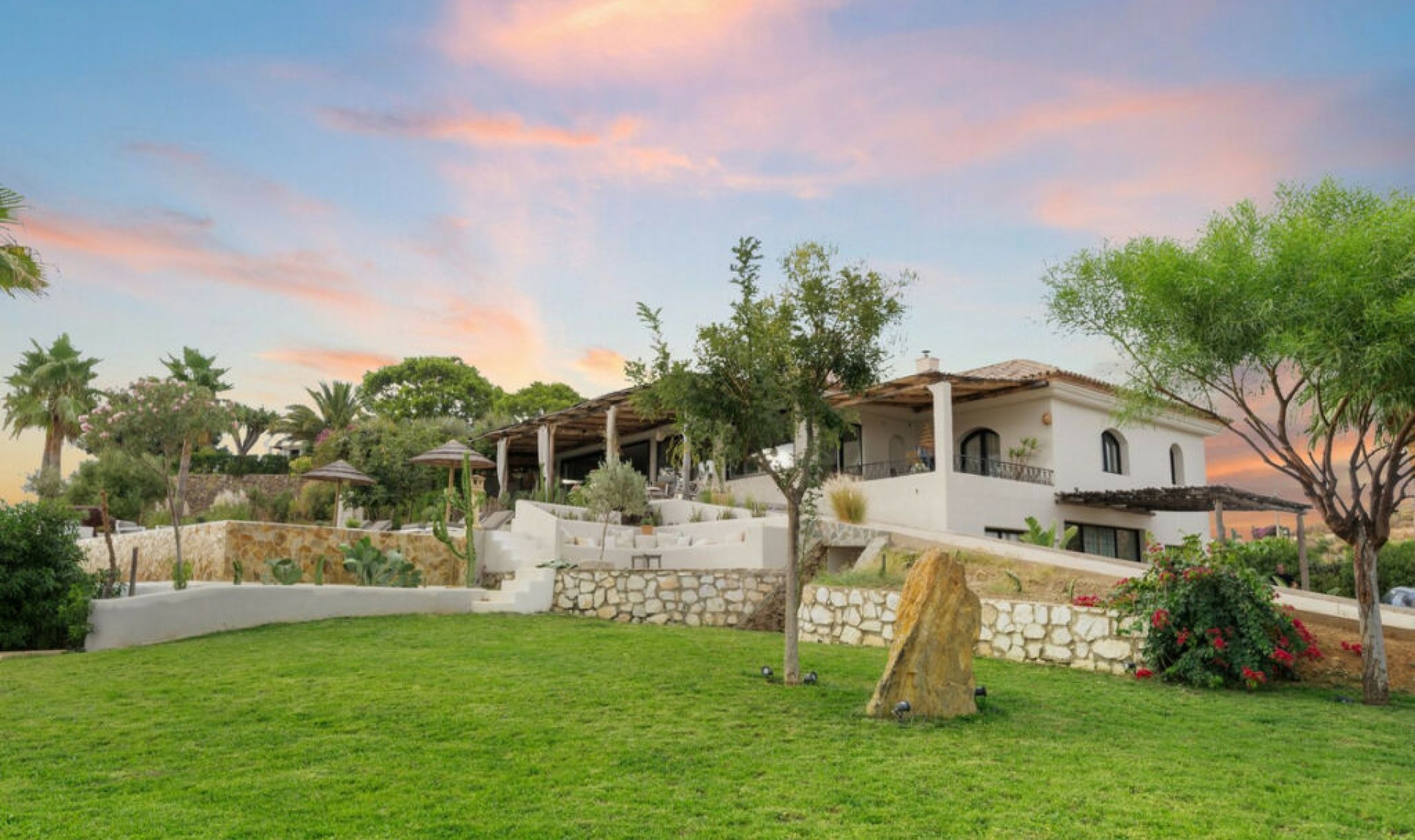 Resale - House -
La Cala de Mijas
