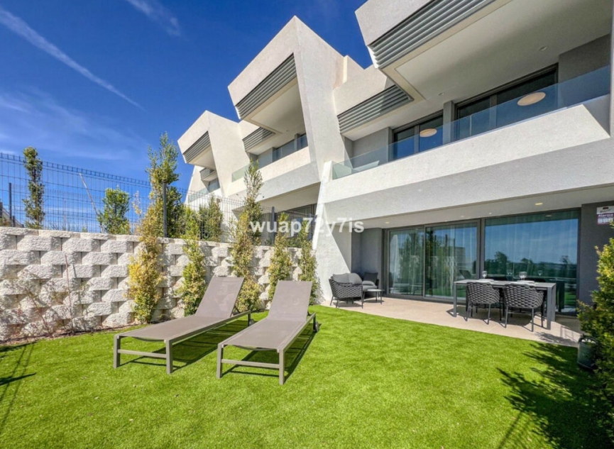 Resale - House -
La Cala de Mijas