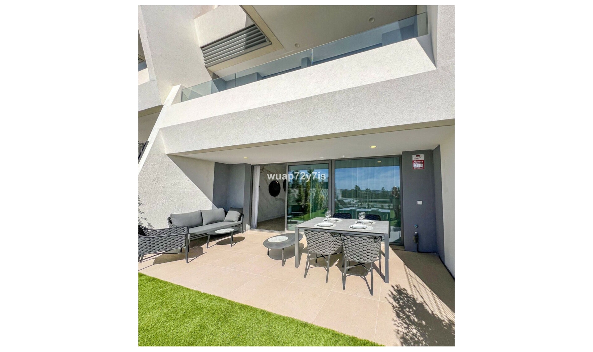 Resale - House -
La Cala de Mijas