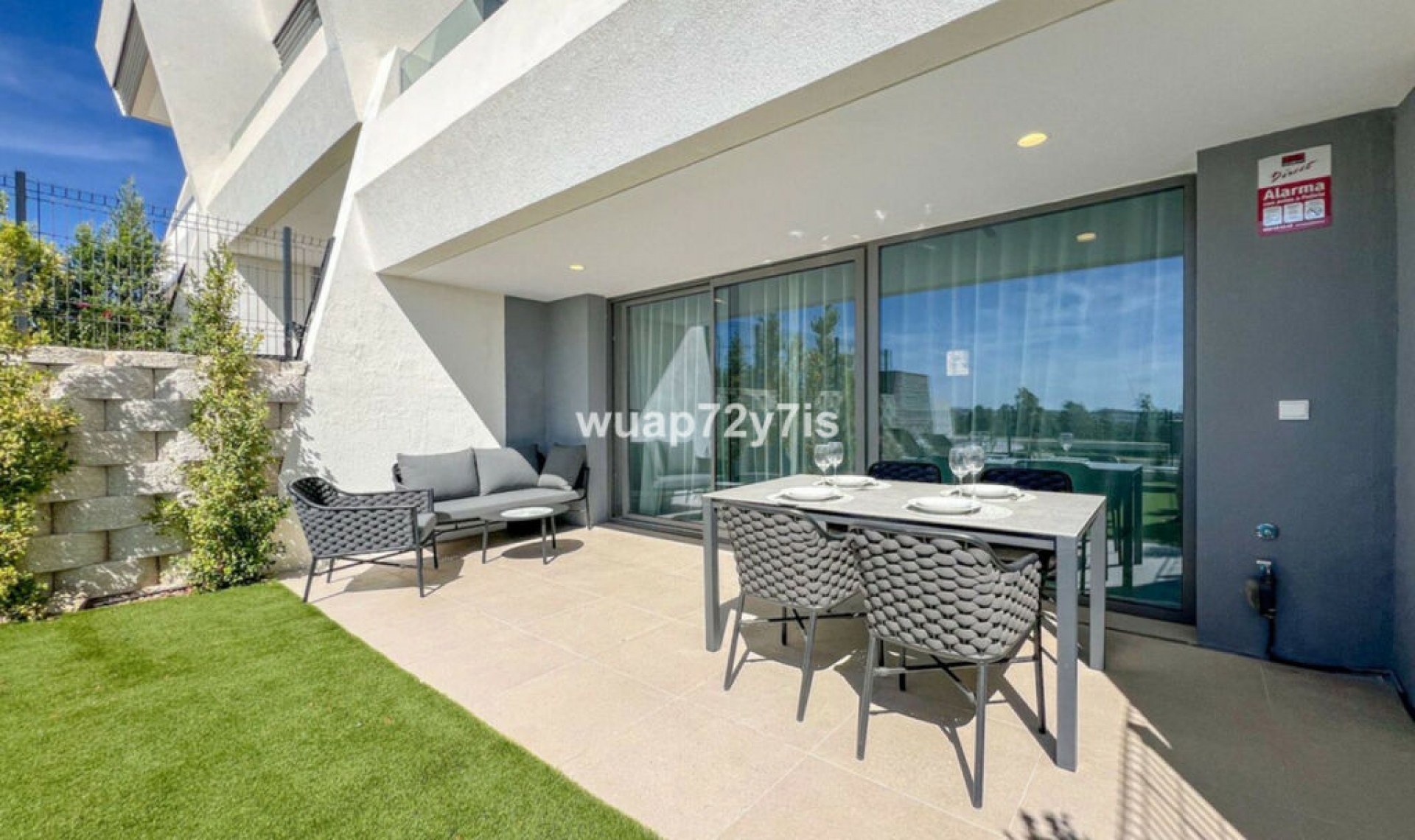 Resale - House -
La Cala de Mijas