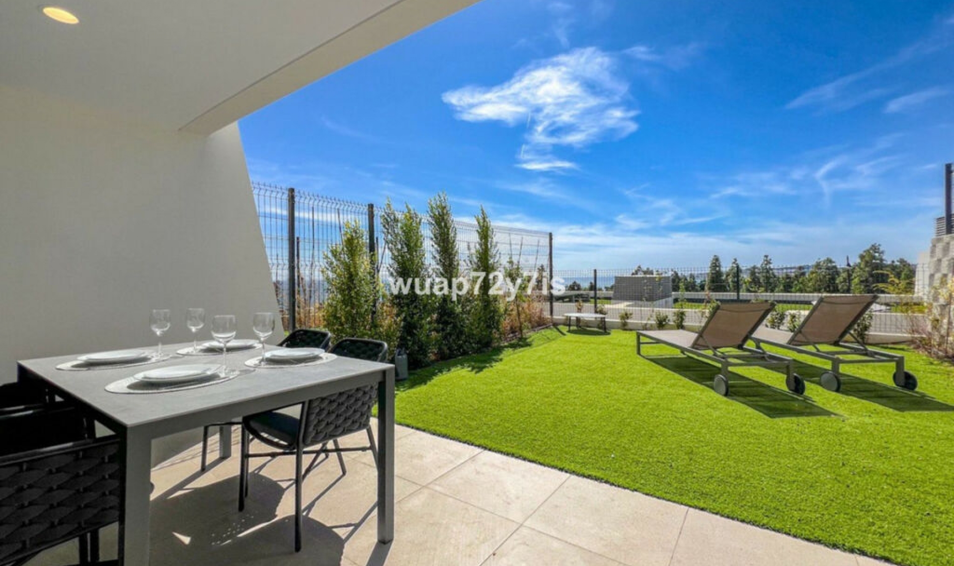 Resale - House -
La Cala de Mijas