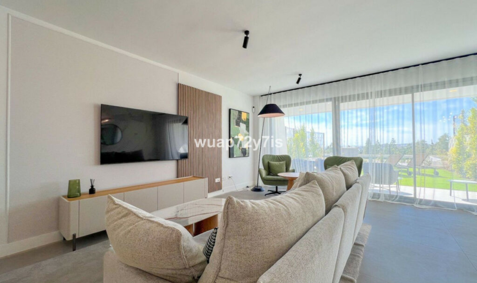 Resale - House -
La Cala de Mijas