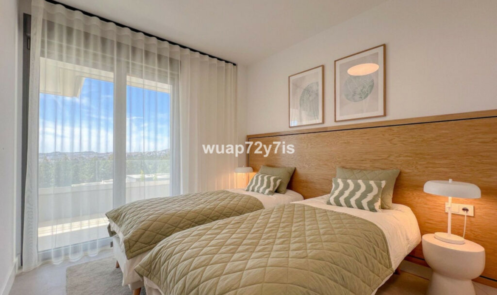 Resale - House -
La Cala de Mijas