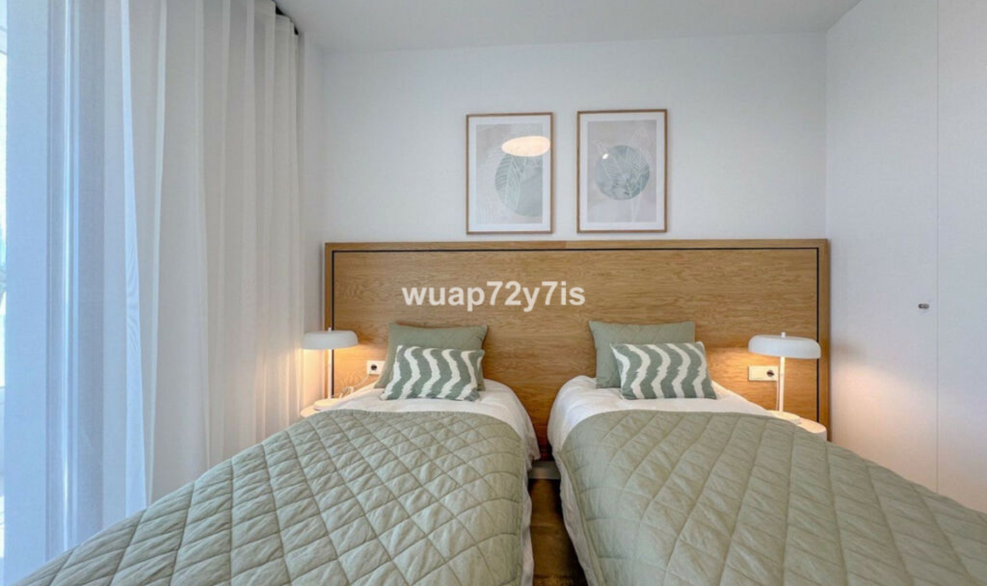 Resale - House -
La Cala de Mijas