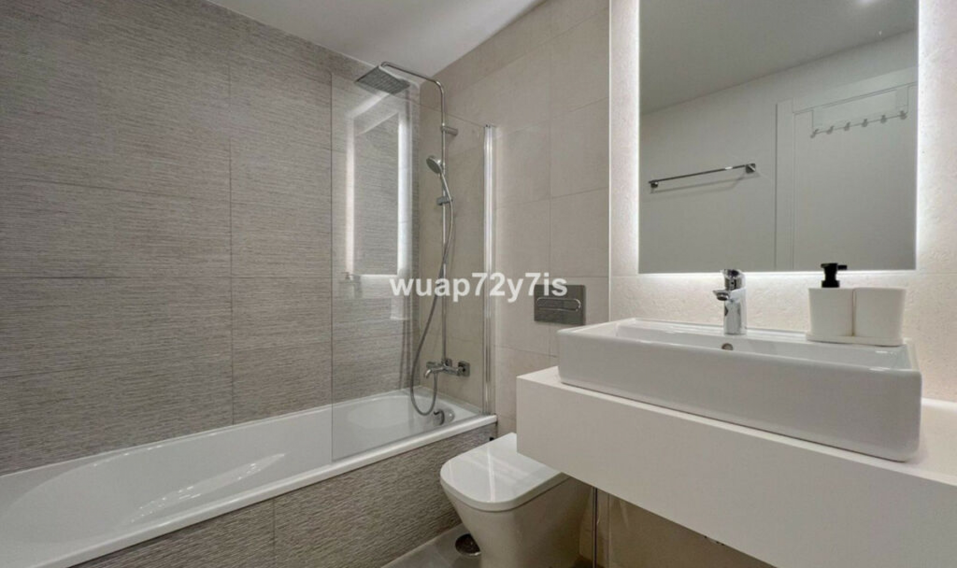 Resale - House -
La Cala de Mijas