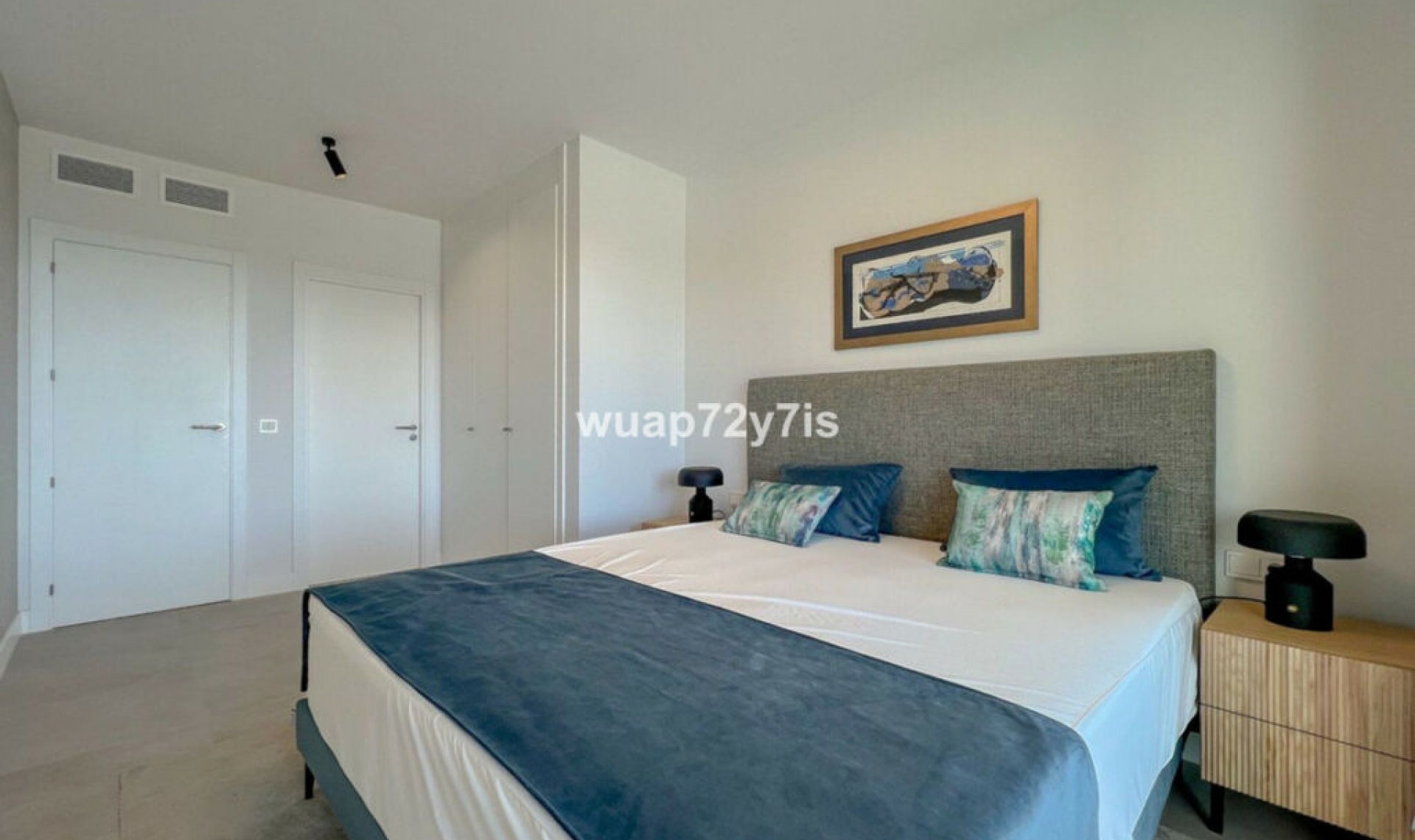 Resale - House -
La Cala de Mijas