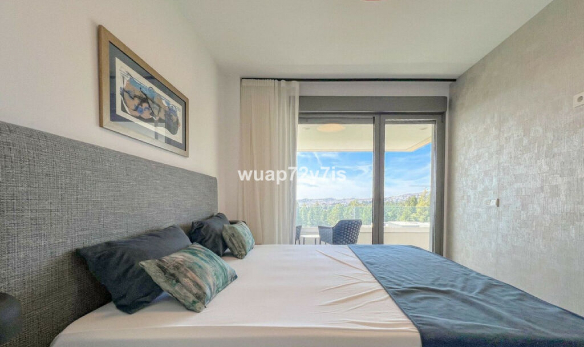 Resale - House -
La Cala de Mijas