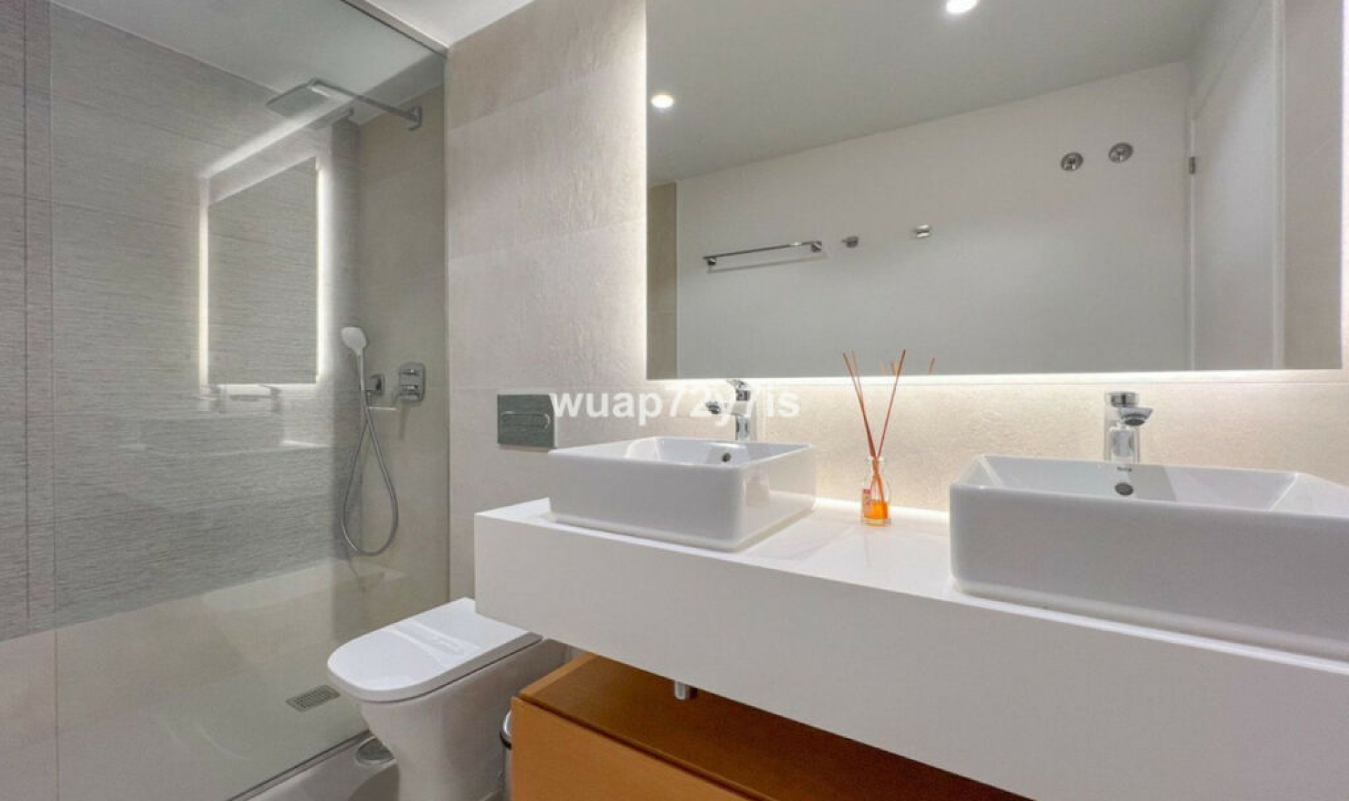 Resale - House -
La Cala de Mijas