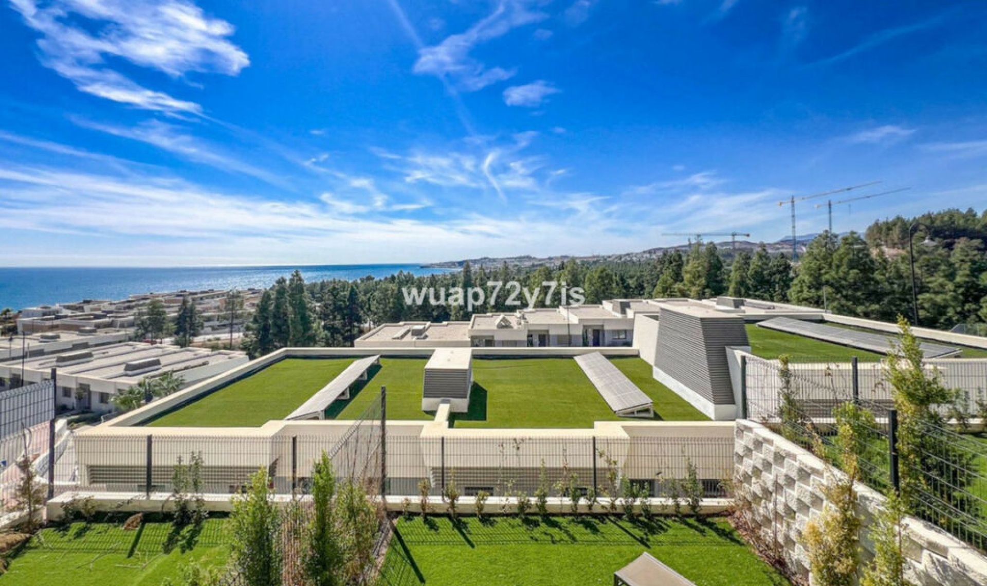 Resale - House -
La Cala de Mijas