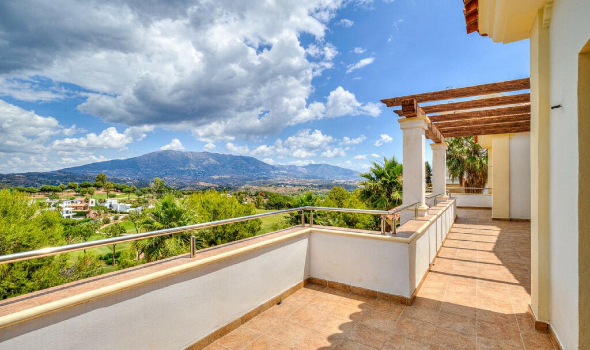 Resale - House -
La Cala Golf
