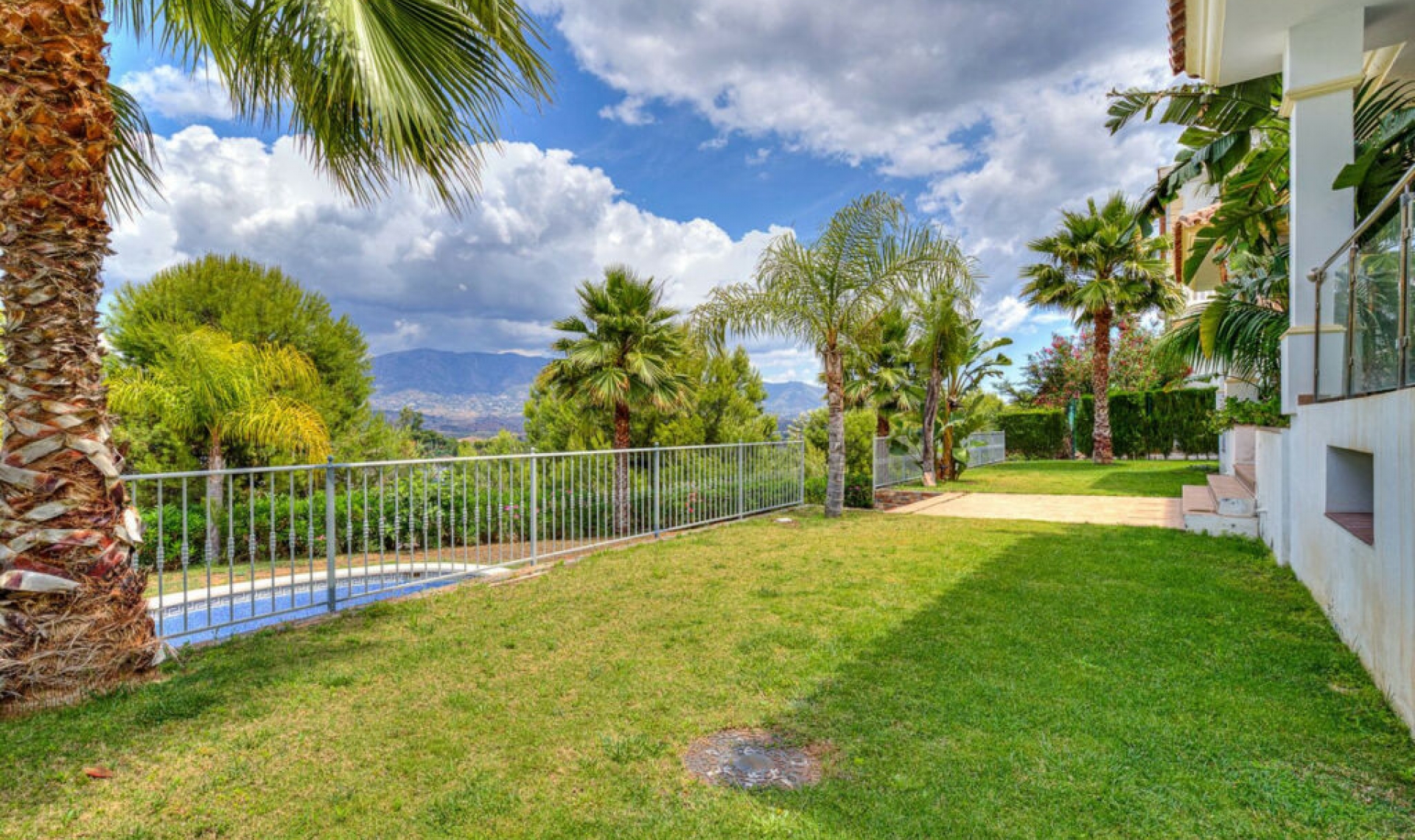 Resale - House -
La Cala Golf