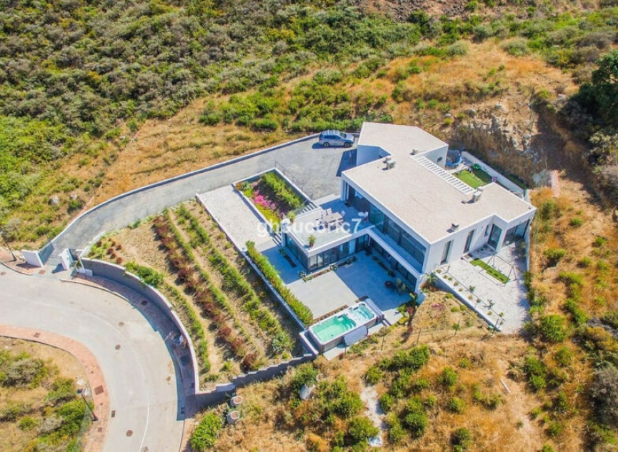 Resale - House -
La Cala Golf