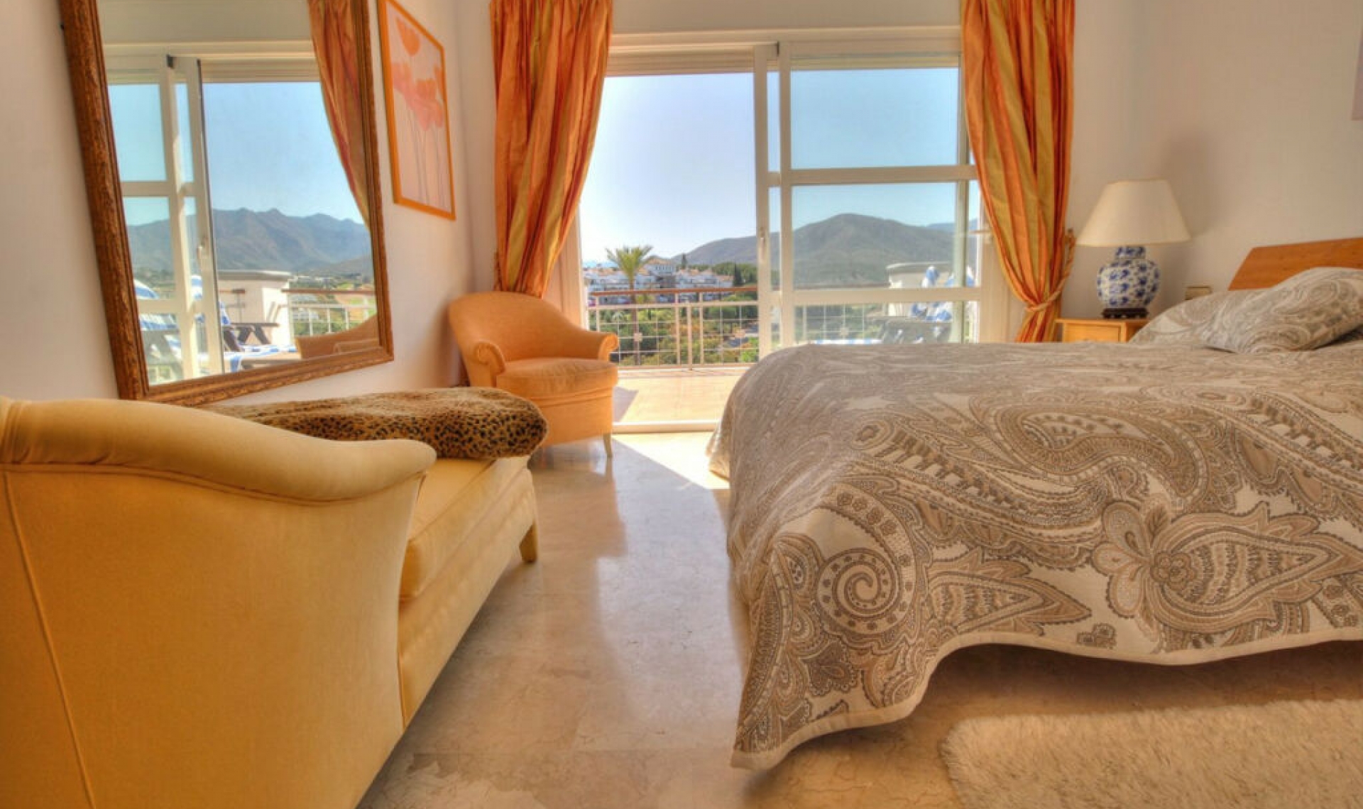 Resale - House -
La Cala Golf