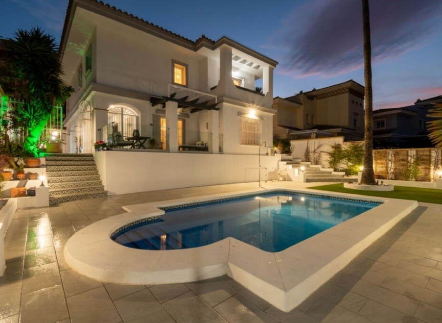 Resale - House -
La Cala Hills