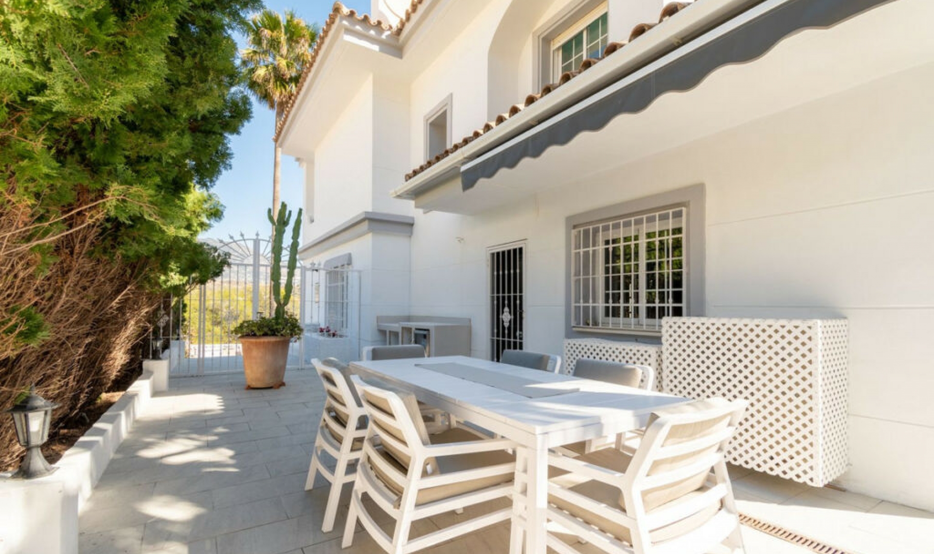 Resale - House -
La Cala Hills