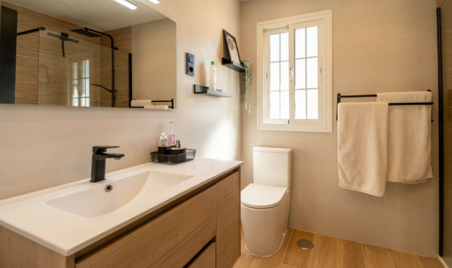 Resale - House -
La Cala Hills