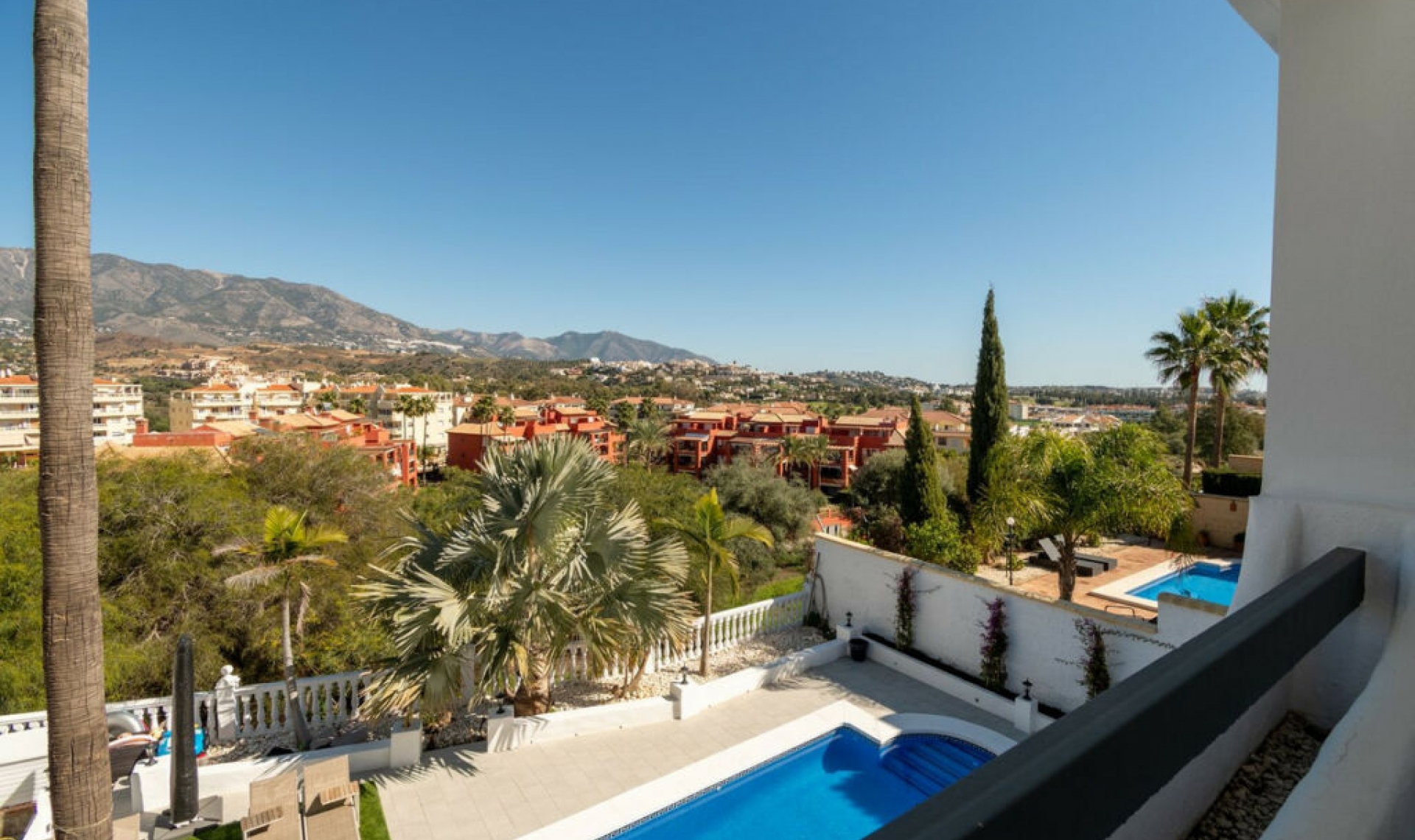 Resale - House -
La Cala Hills