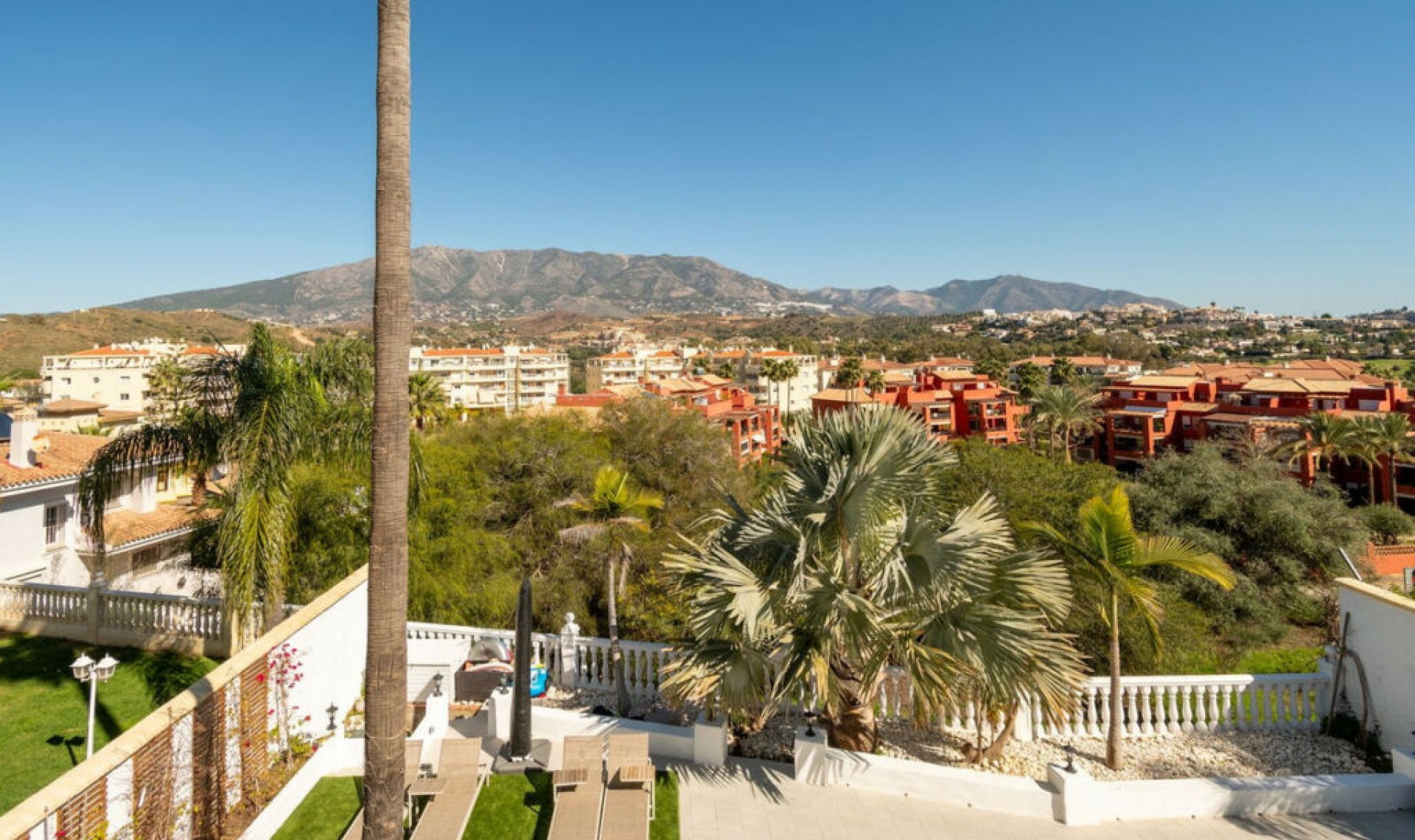Resale - House -
La Cala Hills