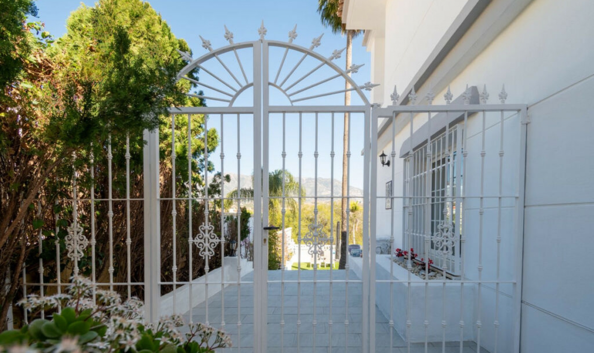 Resale - House -
La Cala Hills