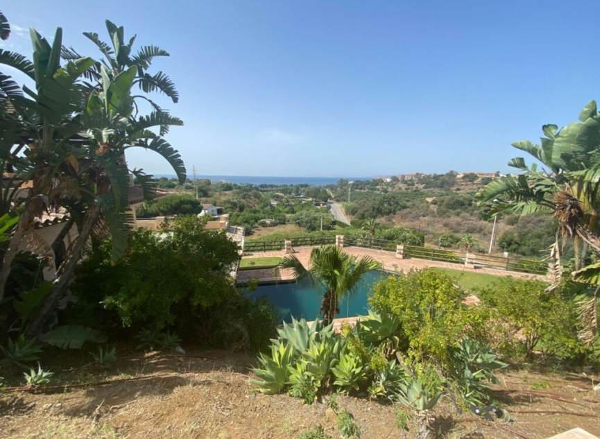 Resale - House -
La Cala