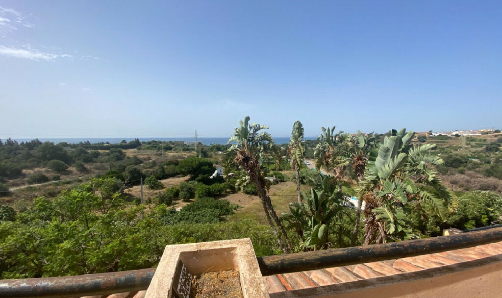Resale - House -
La Cala