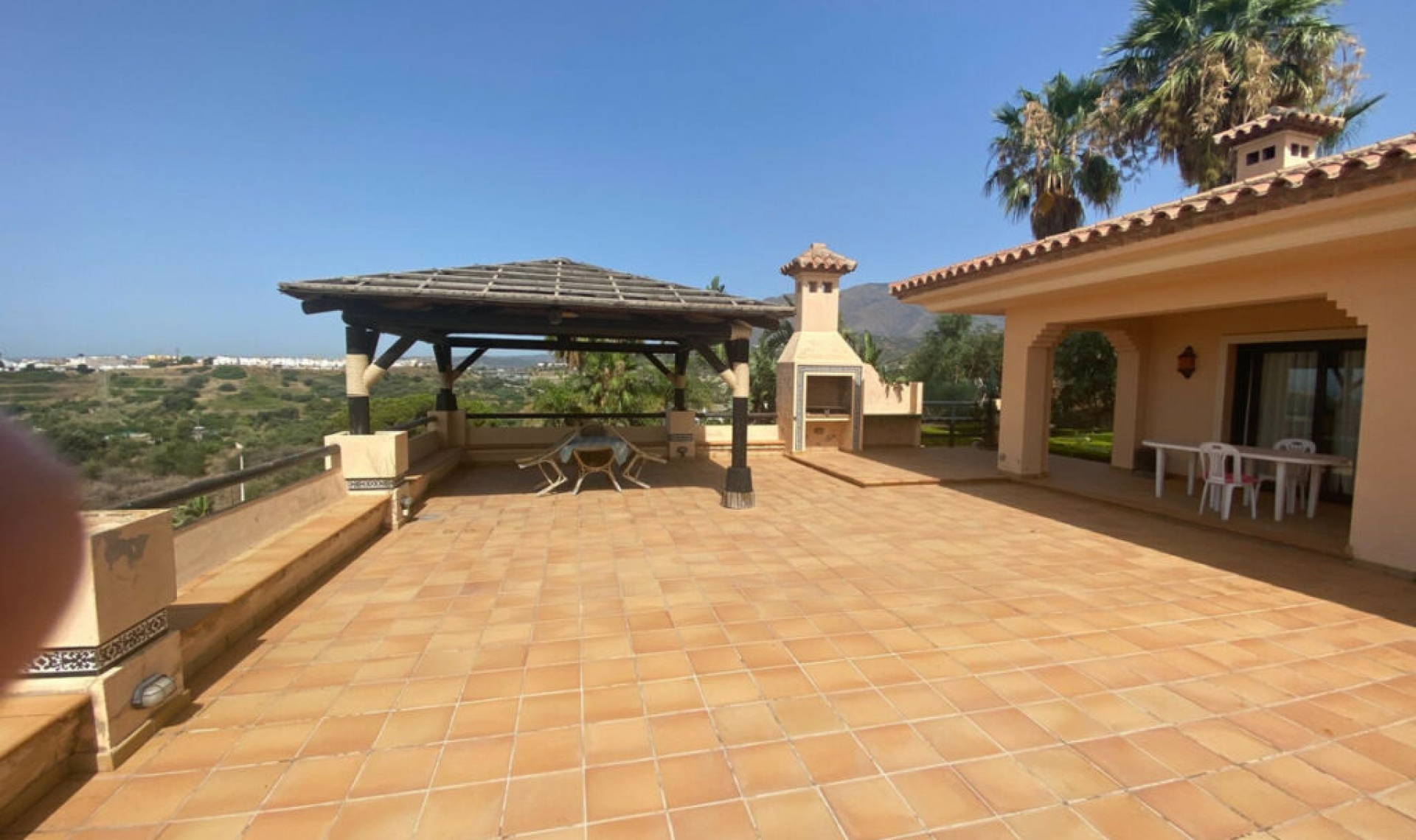 Resale - House -
La Cala
