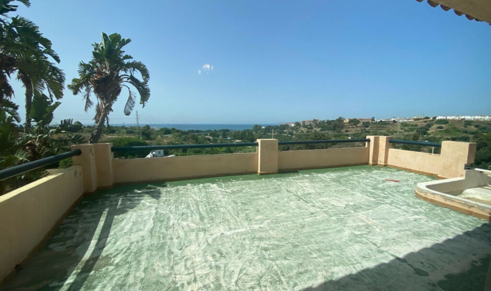 Resale - House -
La Cala