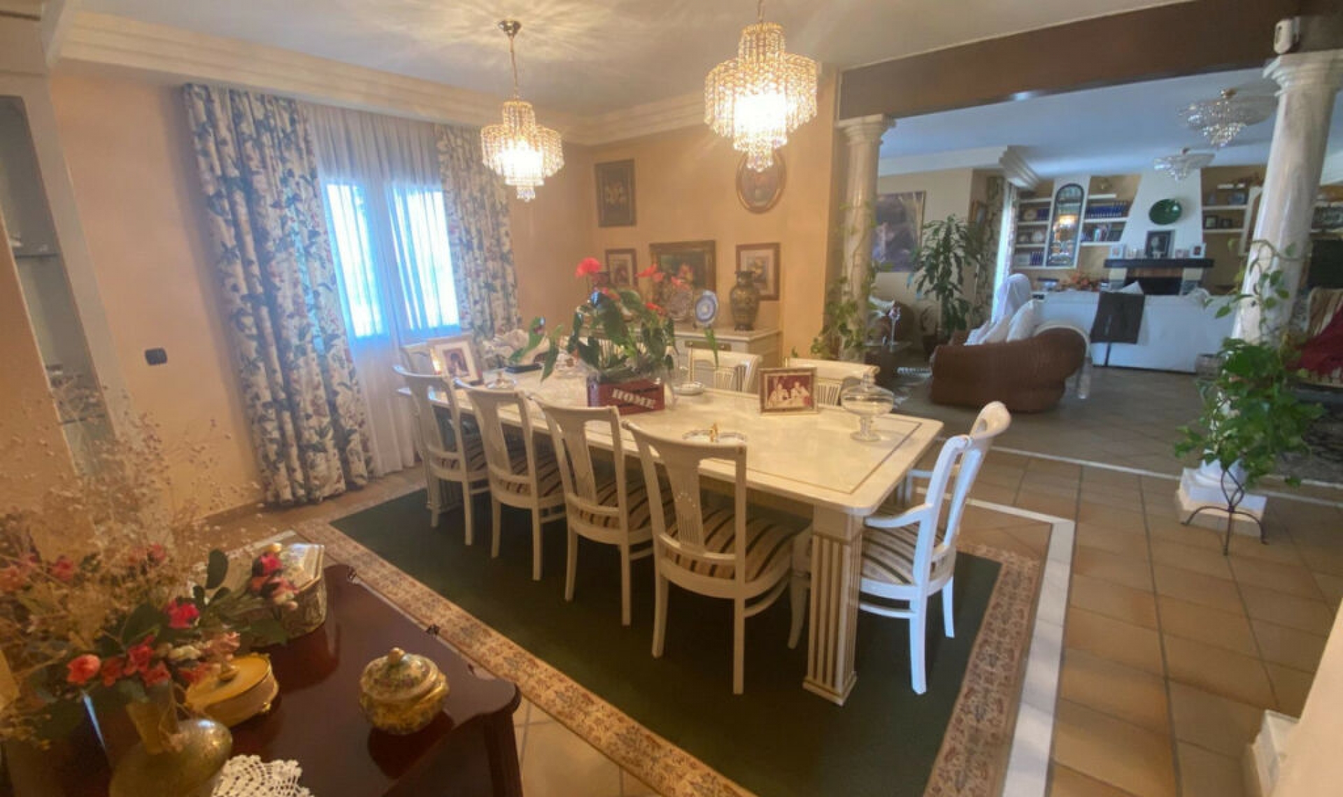 Resale - House -
La Cala