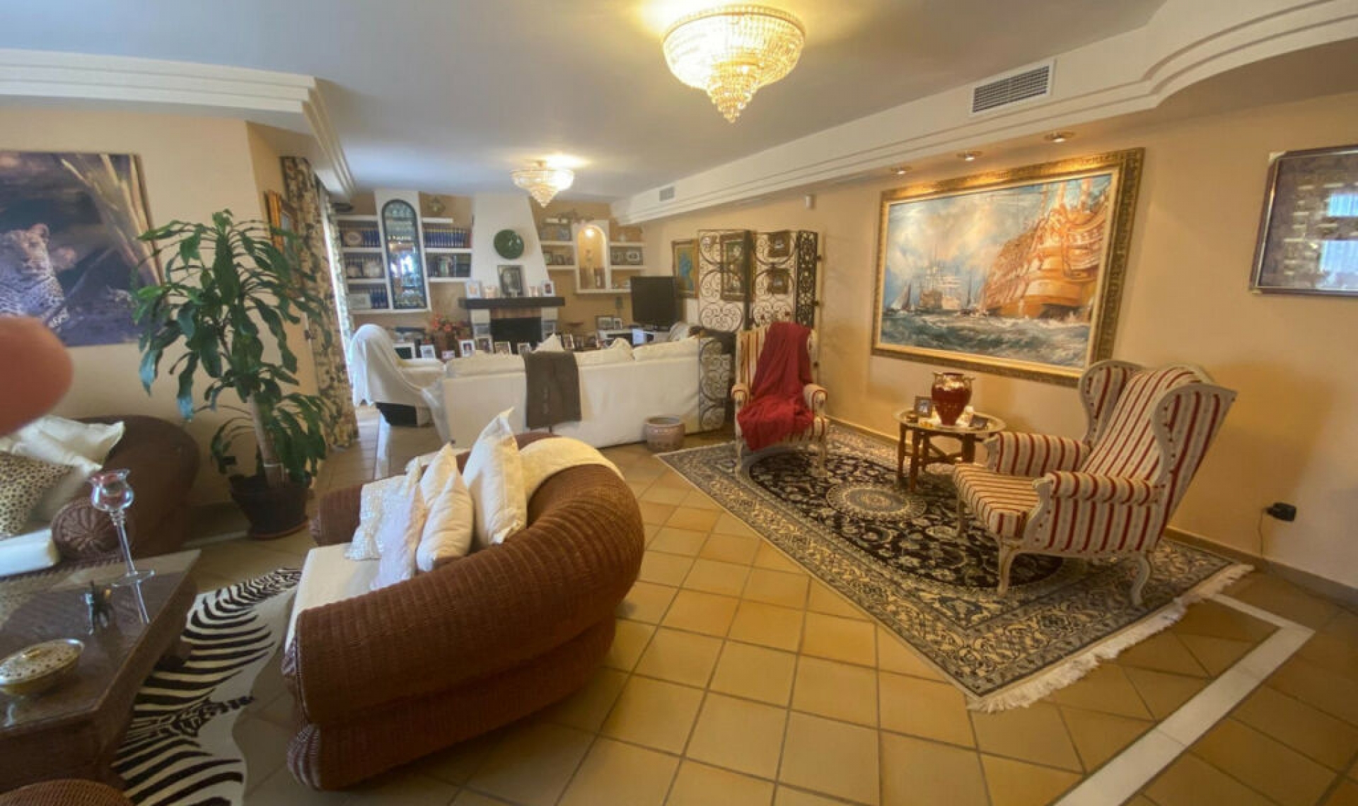 Resale - House -
La Cala