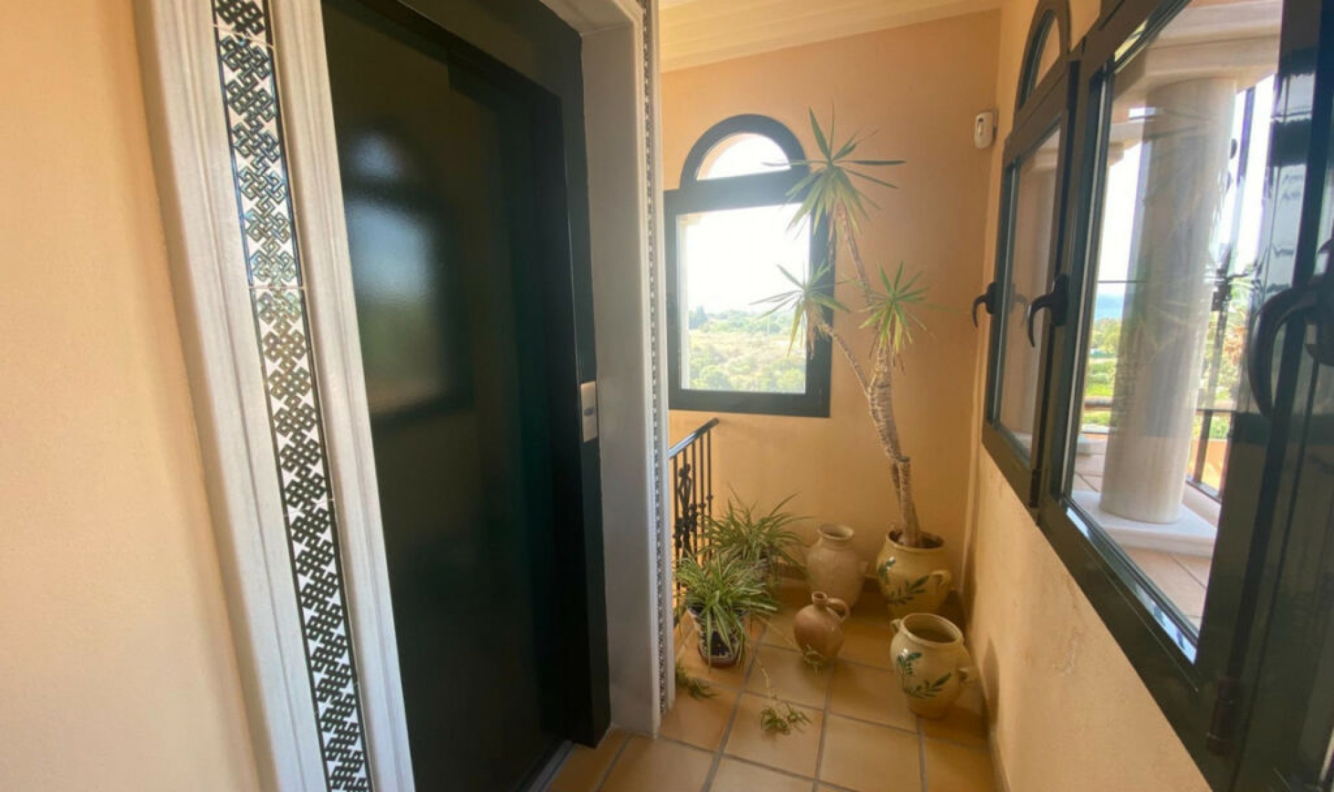 Resale - House -
La Cala