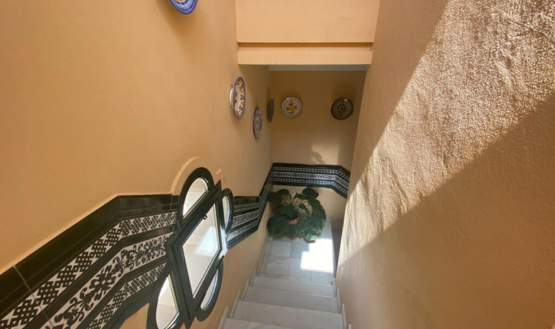 Resale - House -
La Cala