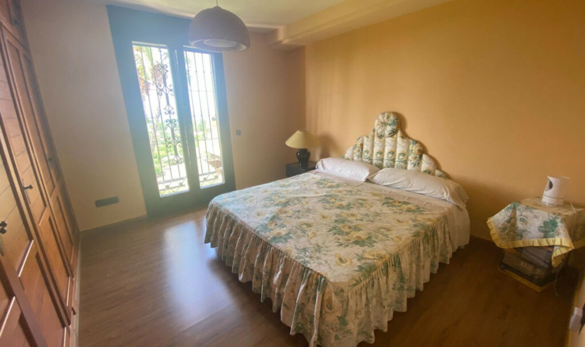 Resale - House -
La Cala