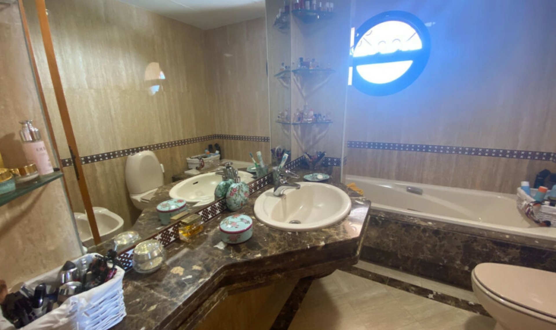 Resale - House -
La Cala