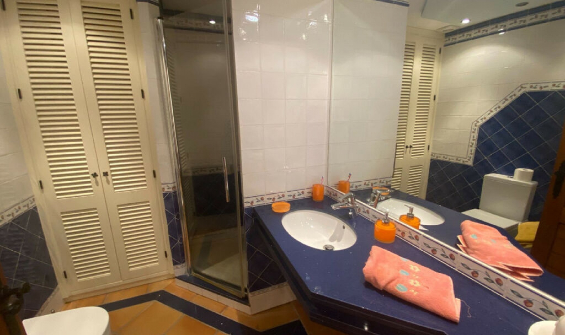 Resale - House -
La Cala