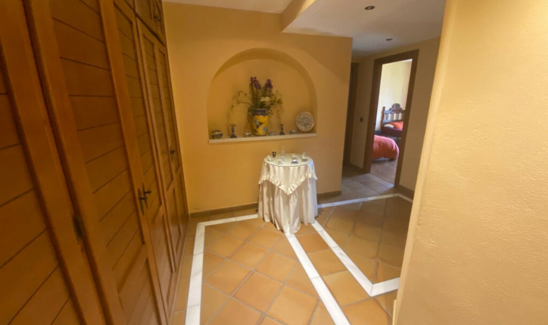 Resale - House -
La Cala