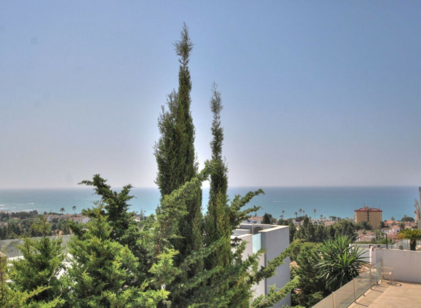 Resale - House -
La Cala