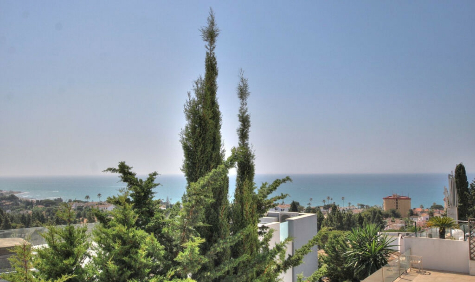 Resale - House -
La Cala