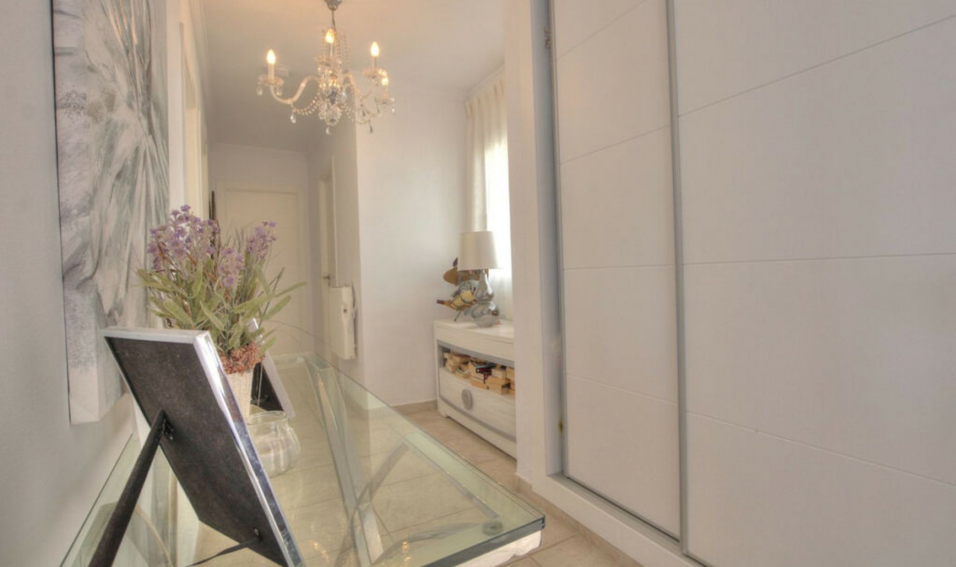 Resale - House -
La Cala