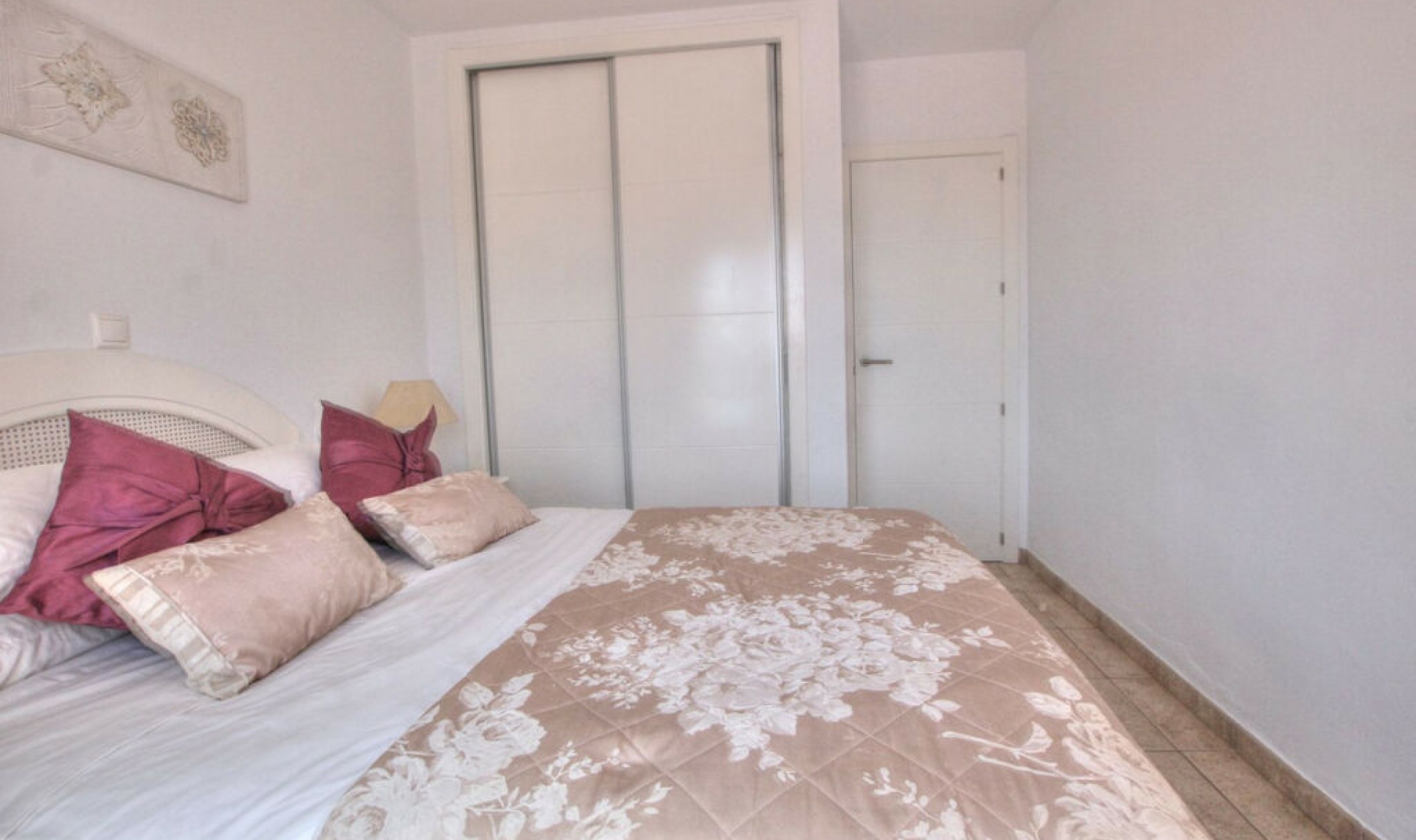 Resale - House -
La Cala