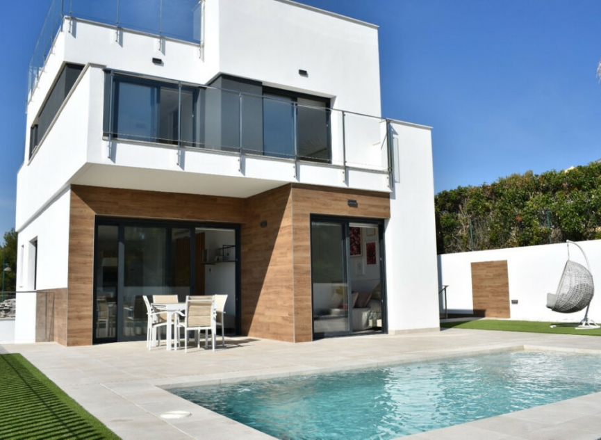 Resale - House -
La Campaneta