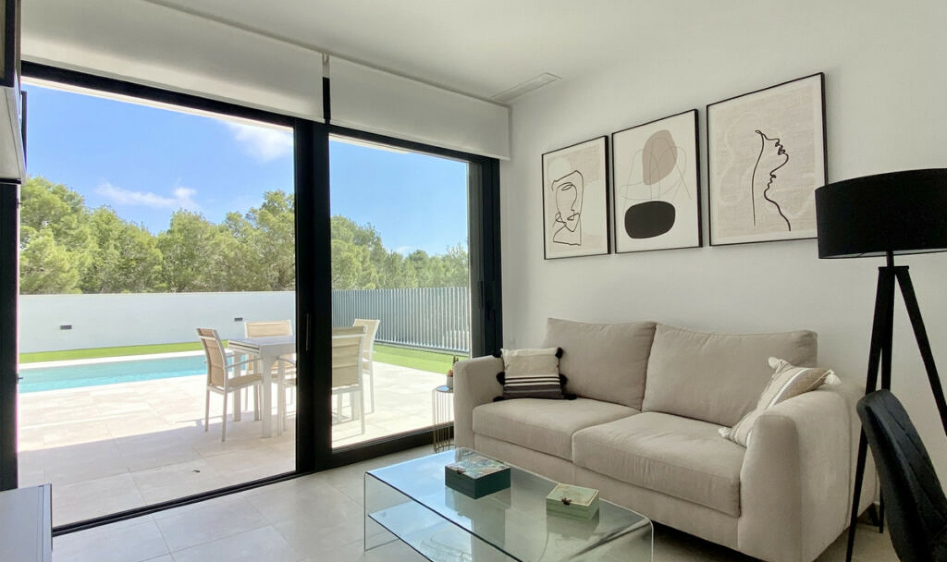 Resale - House -
La Campaneta
