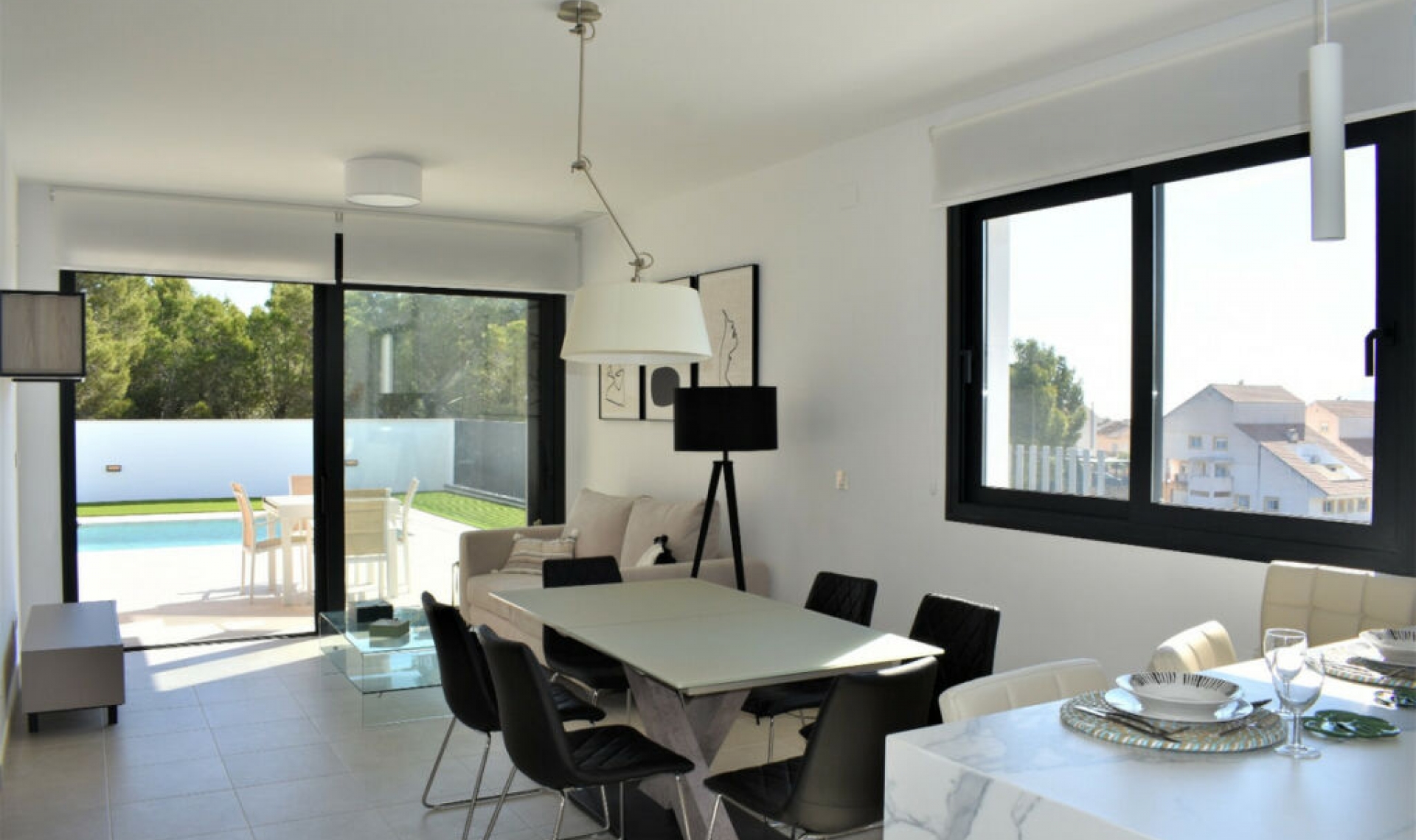 Resale - House -
La Campaneta