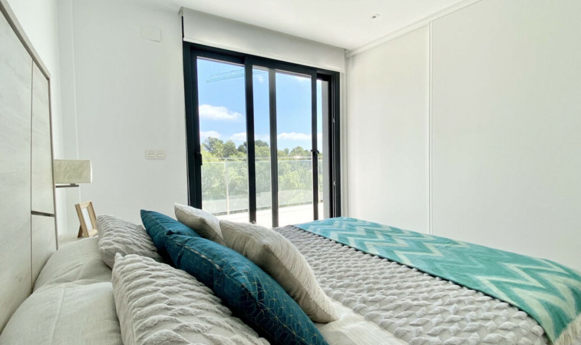Resale - House -
La Campaneta