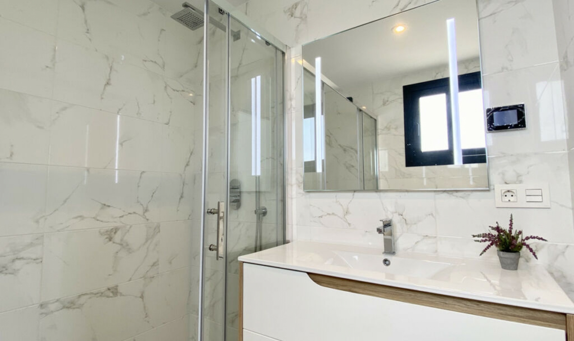 Resale - House -
La Campaneta
