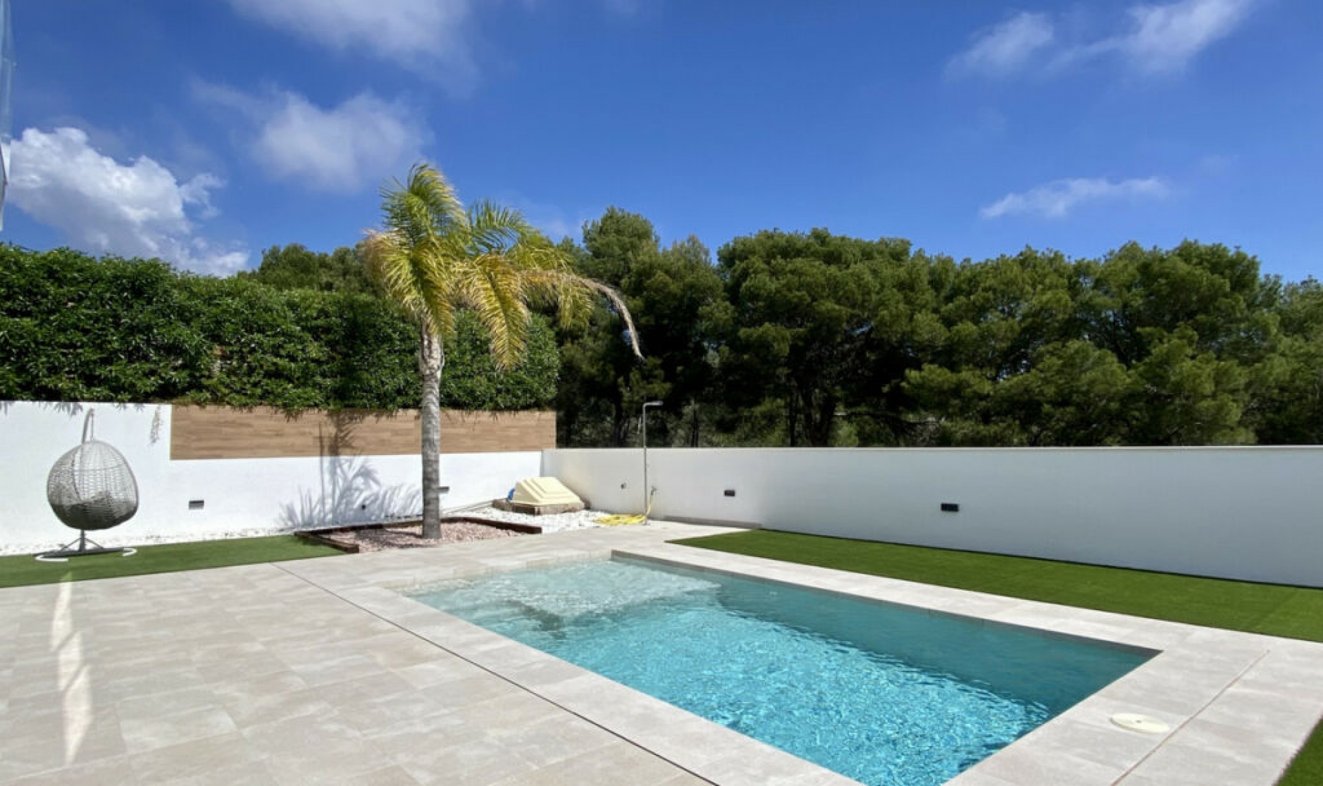 Resale - House -
La Campaneta