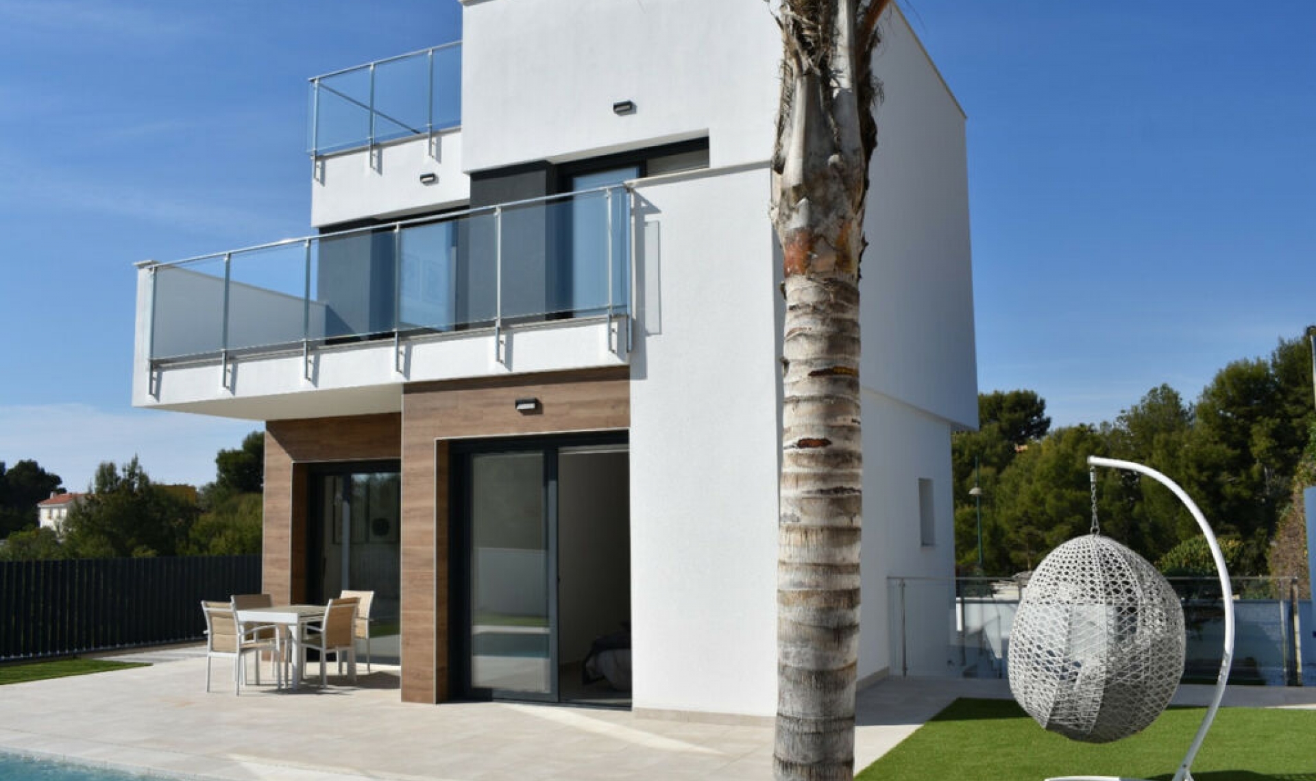 Resale - House -
La Campaneta