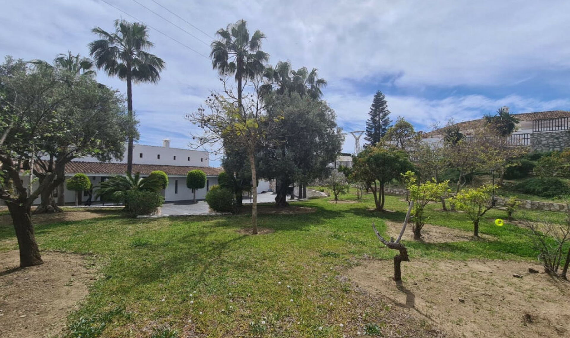 Resale - House -
La Capellania