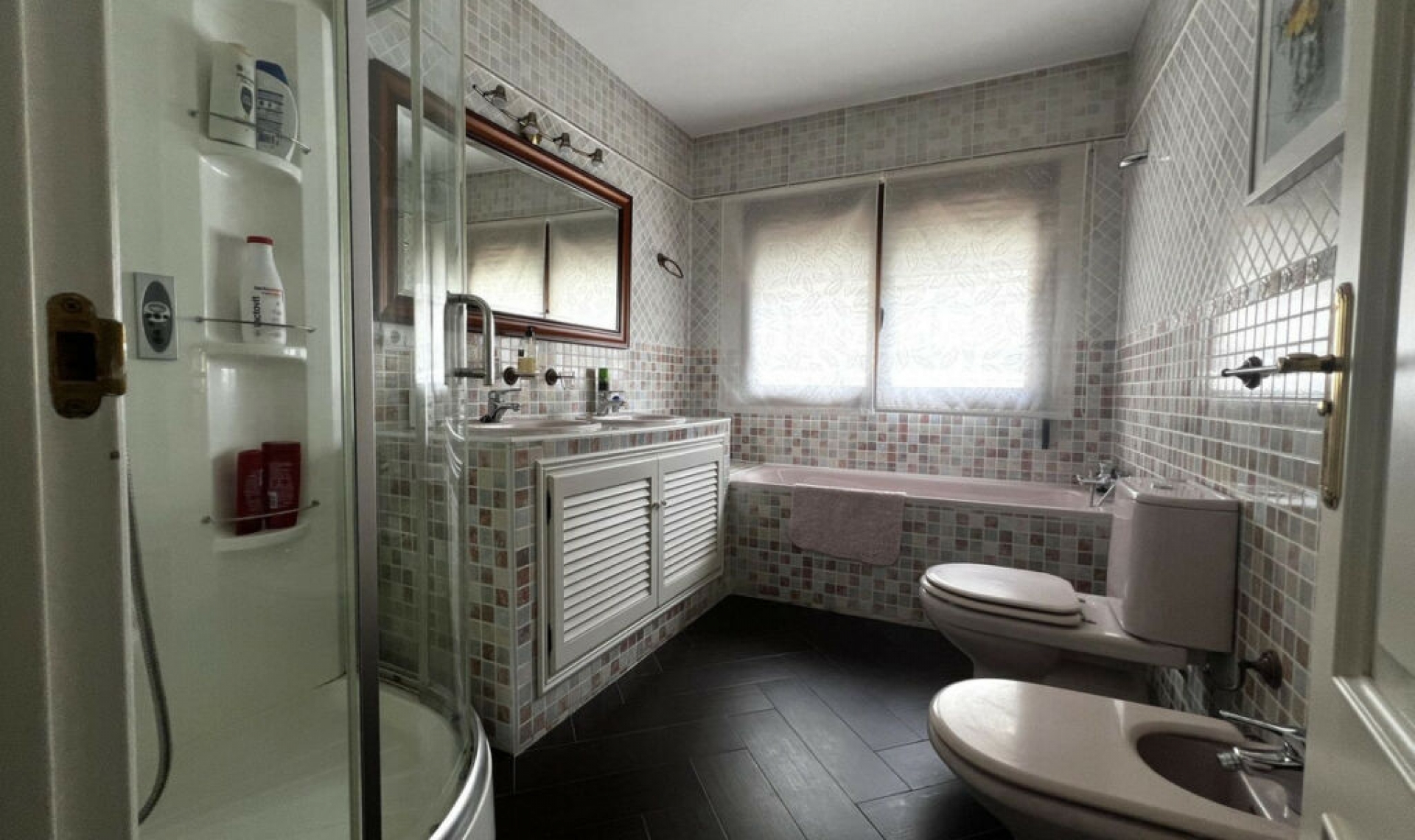 Resale - House -
La Capellania