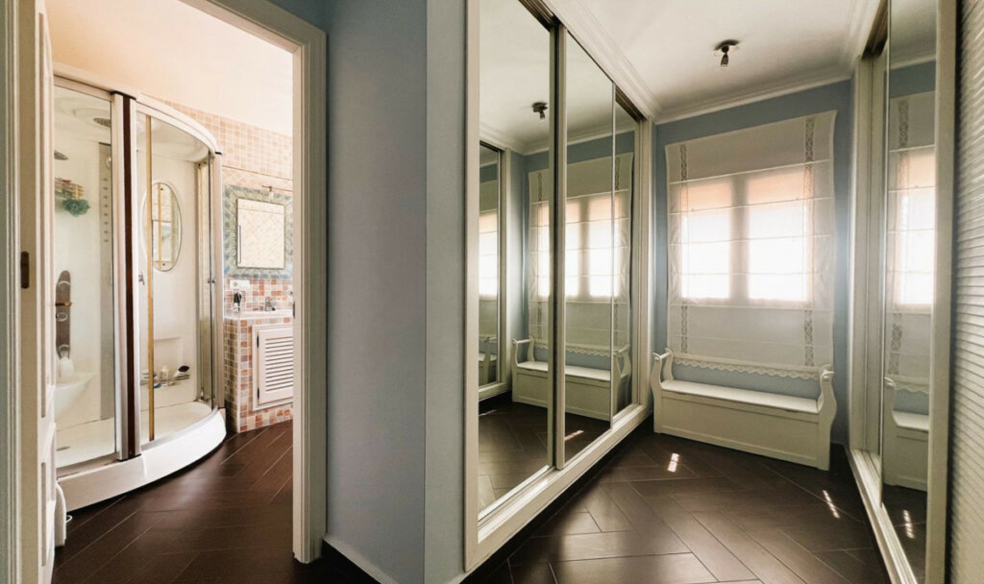 Resale - House -
La Capellania